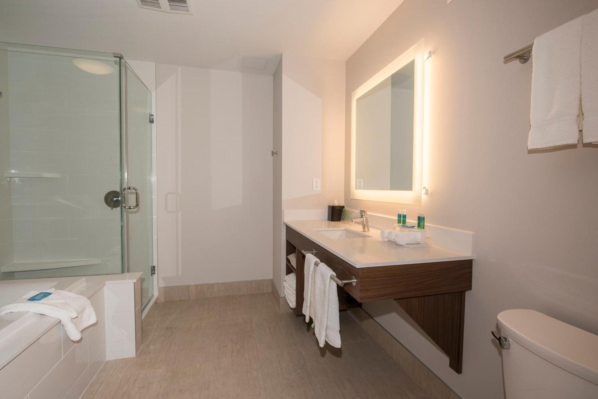 Holiday Inn Express & Suites Victoria-Colwood By Ihg Langford Eksteriør billede
